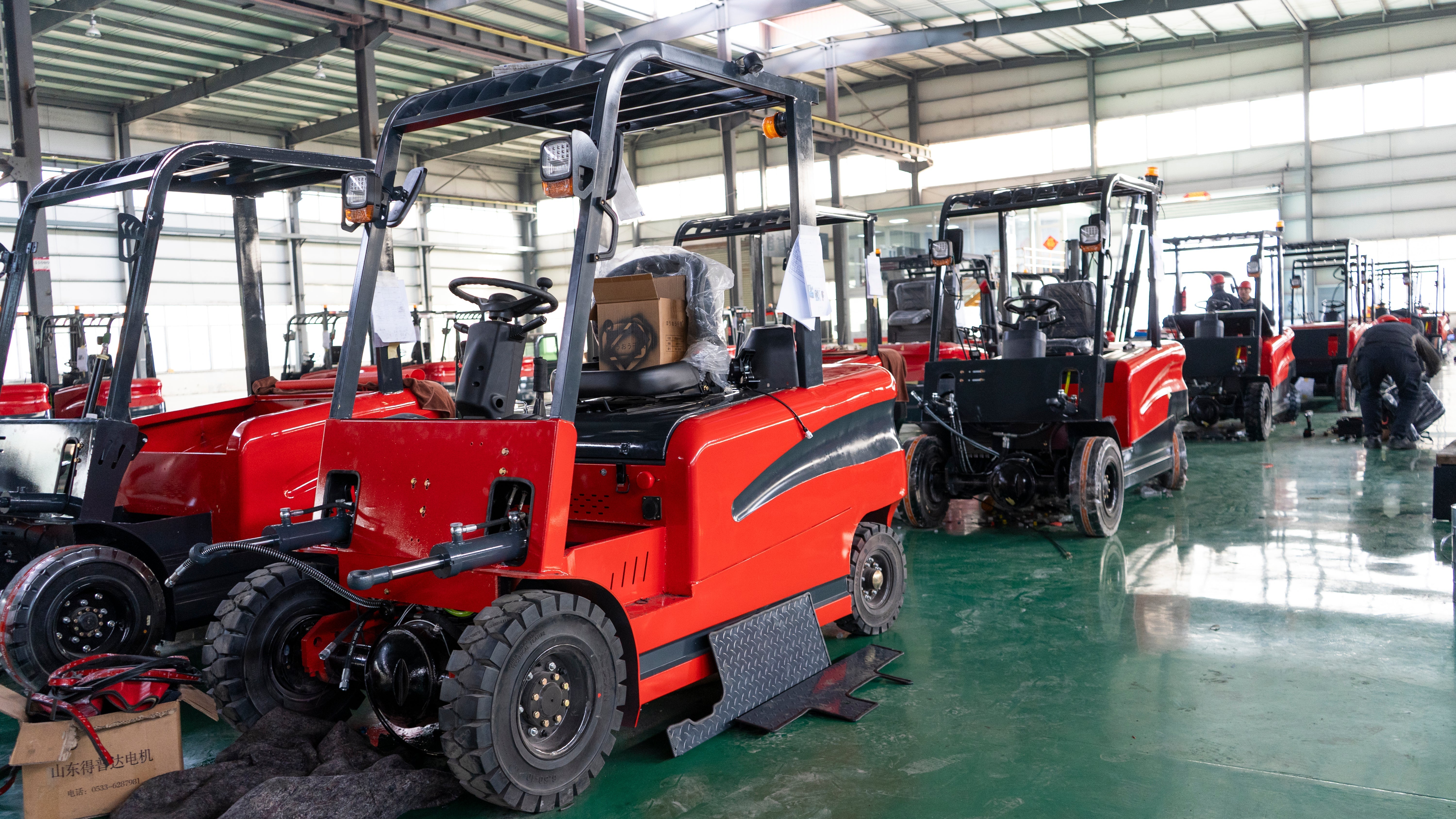 The forklift market continues to heat up