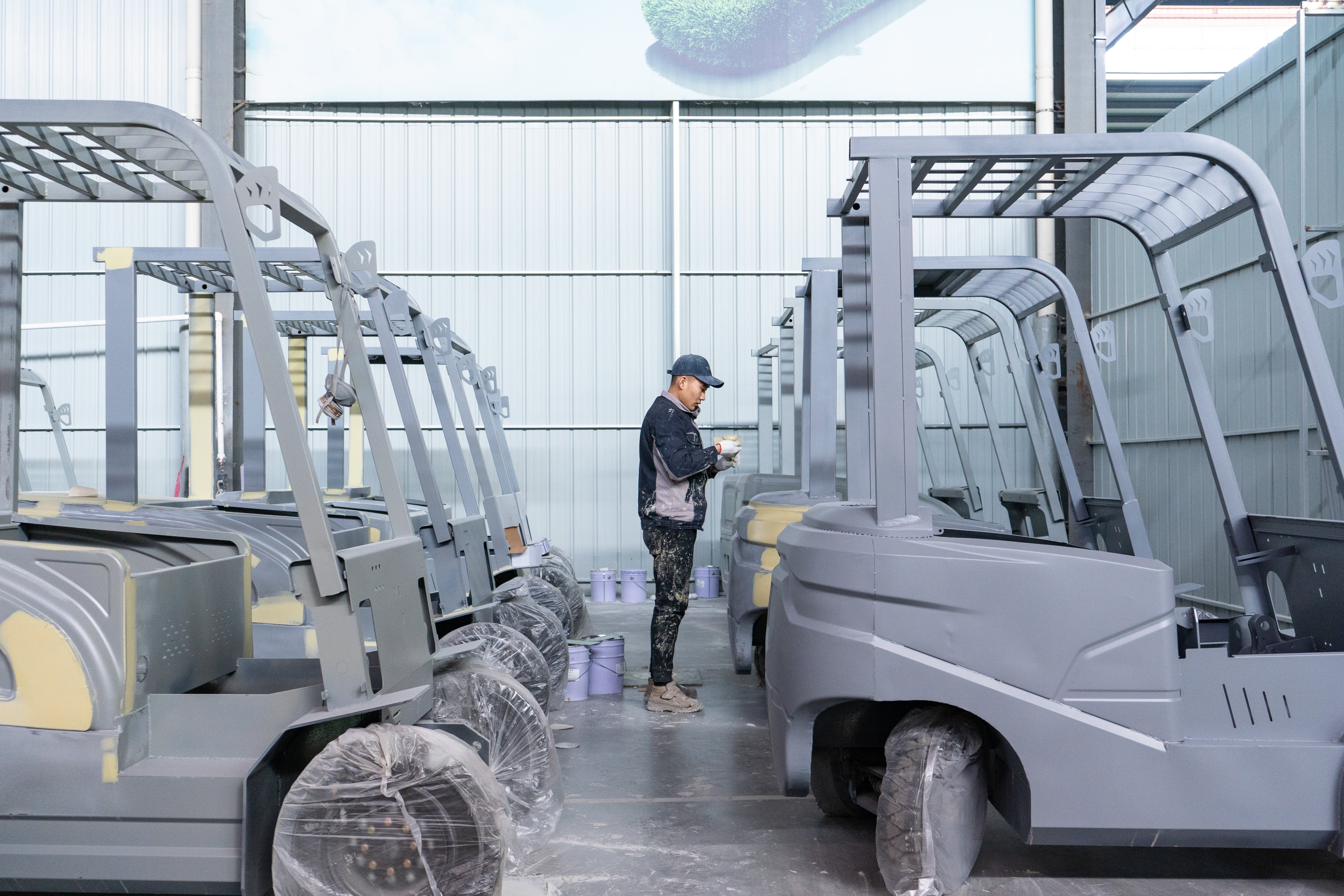 Guide you on the process of purchasing a forklift to transportation