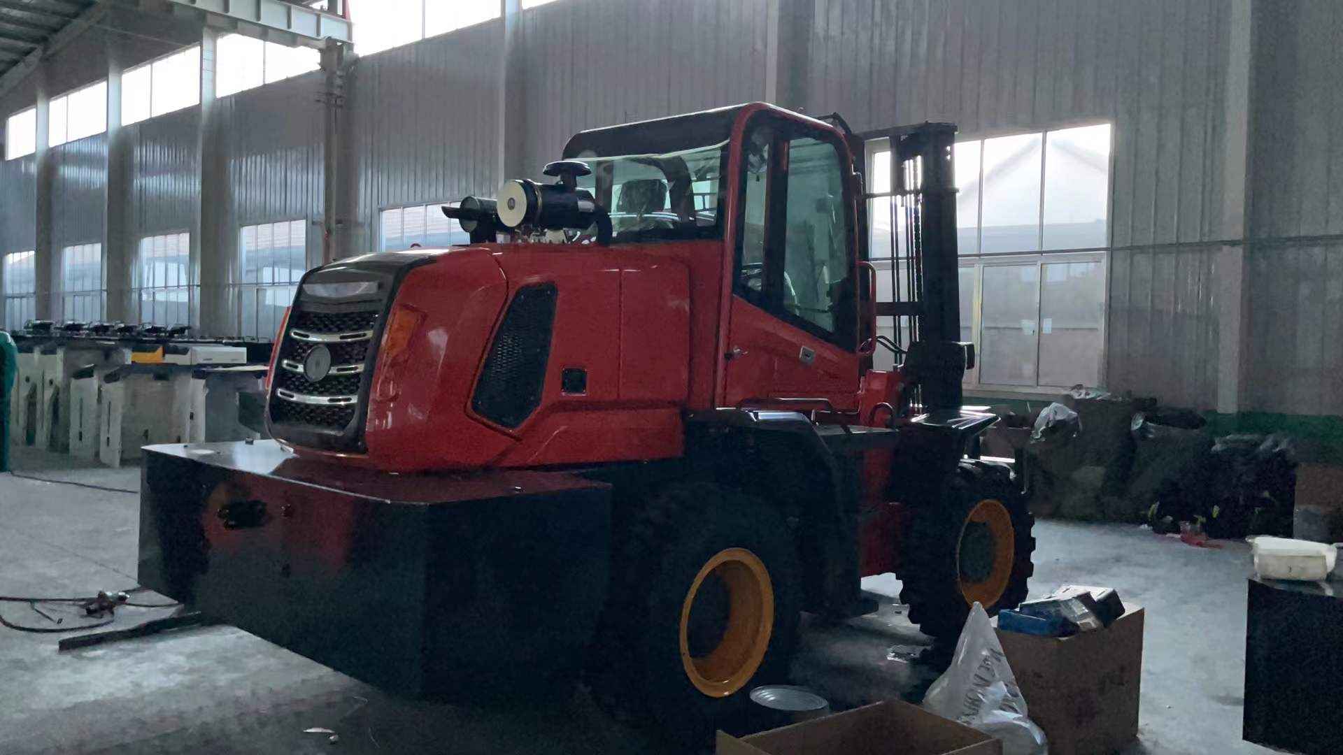 Norsen-40 All-terrain forklift