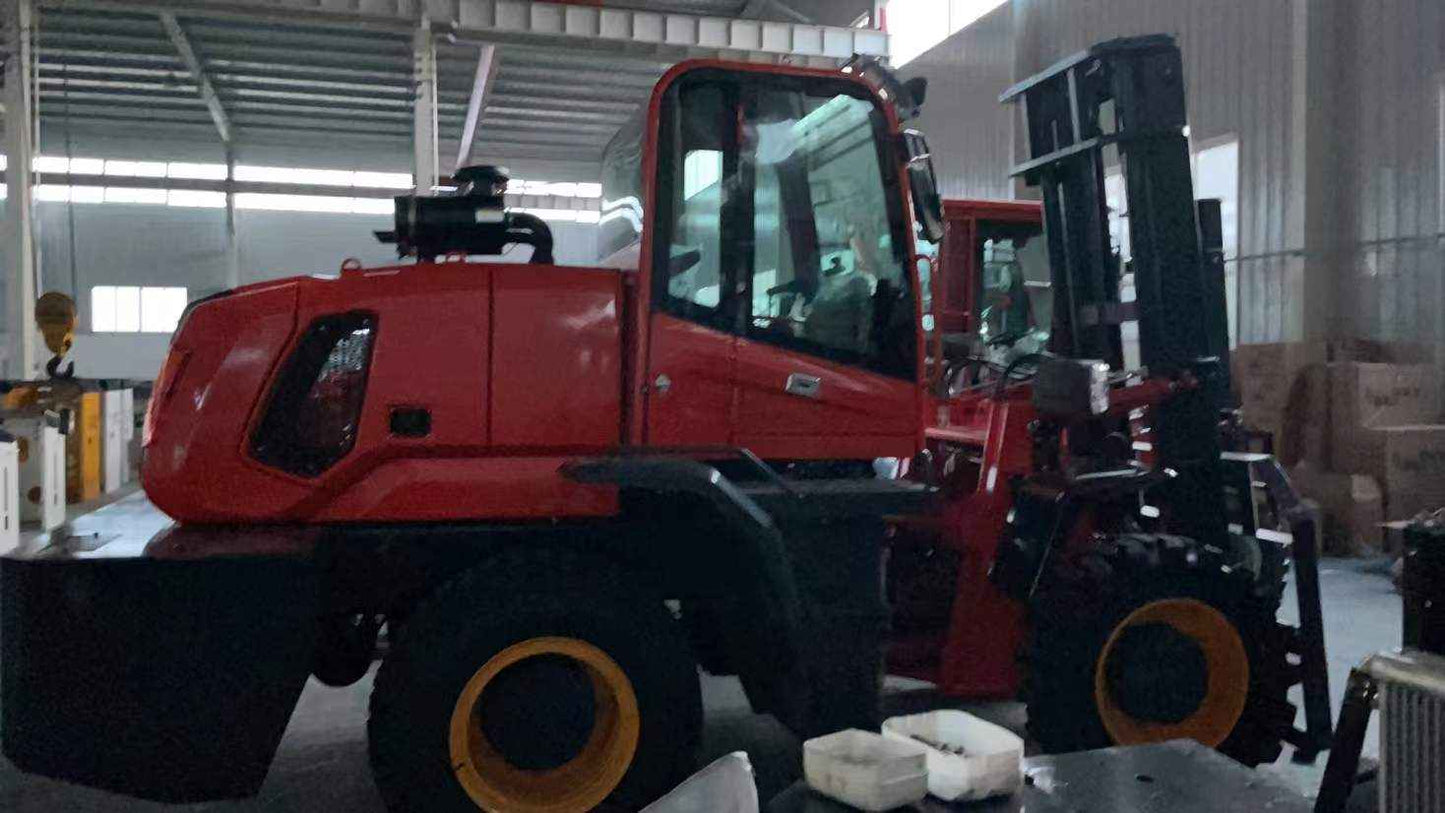 Norsen-40 All-terrain forklift