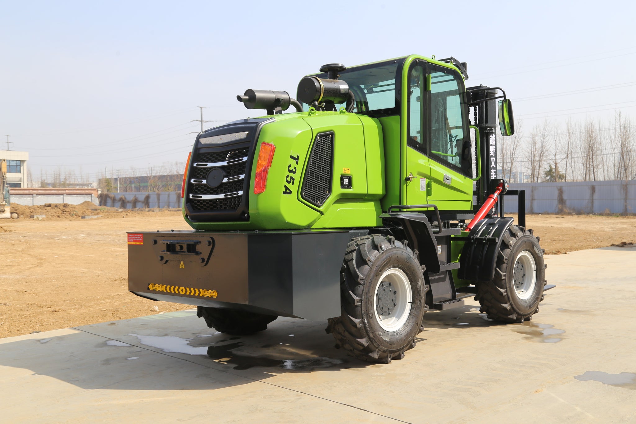 Norsen-30 All-terrain forklift