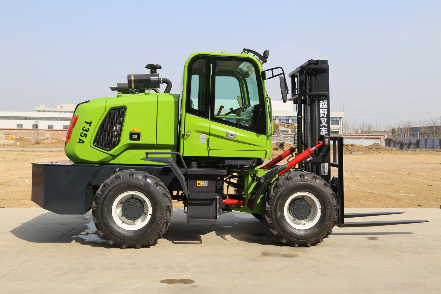 Norsen-30 All-terrain forklift