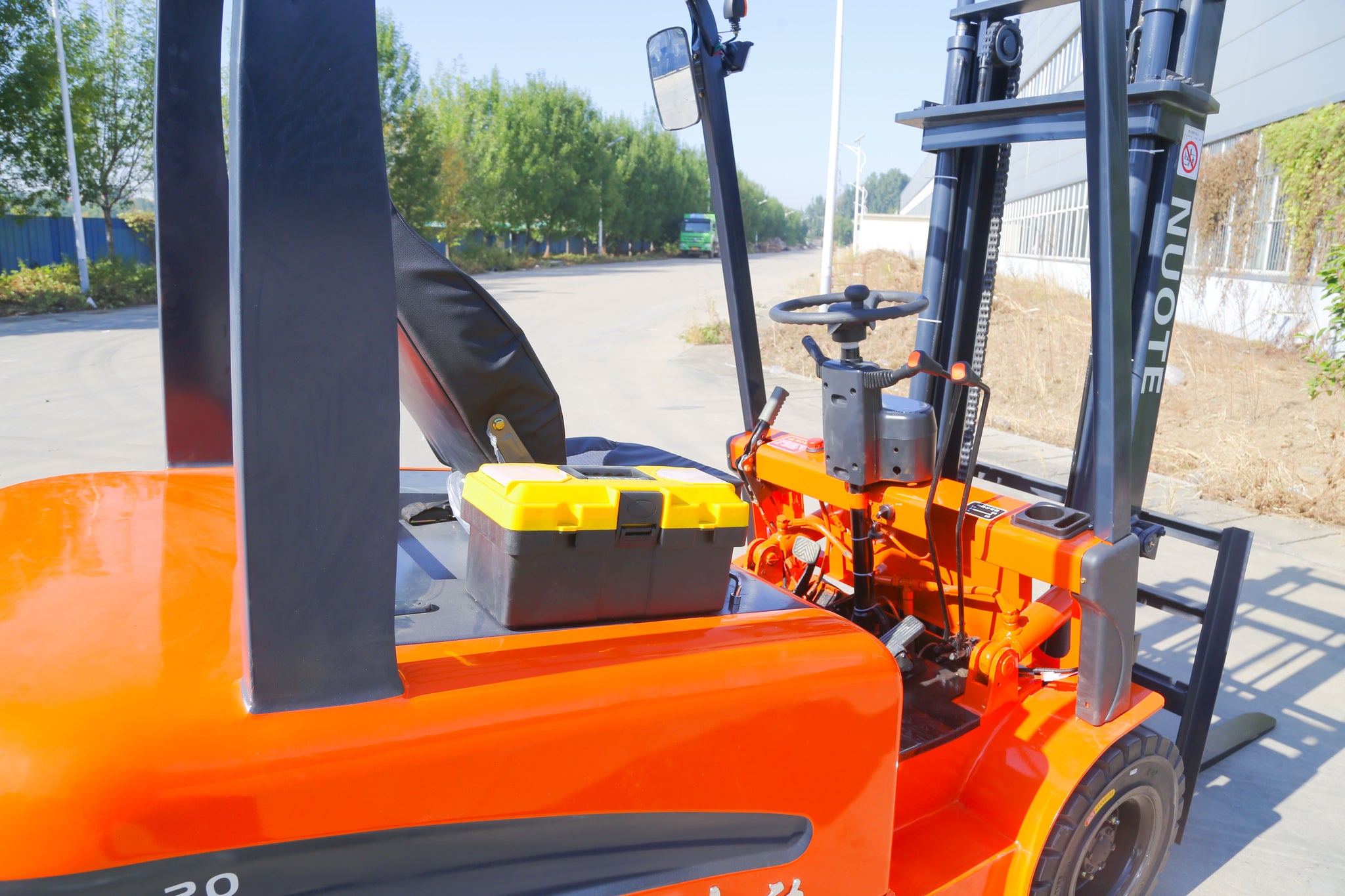 Norsen 2T Electric Forklift